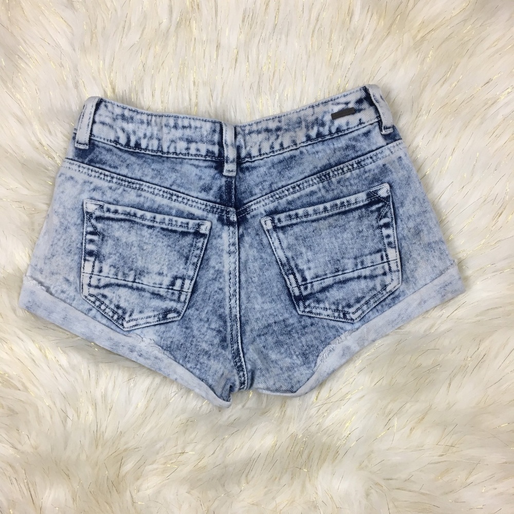 Kendall & Kylie Acid Washed Distressed Shorts 22